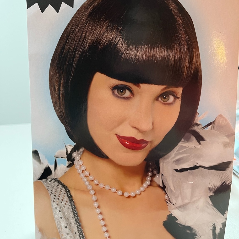 Flapper Black Bob Wig for Women- Novelty use, Halloween